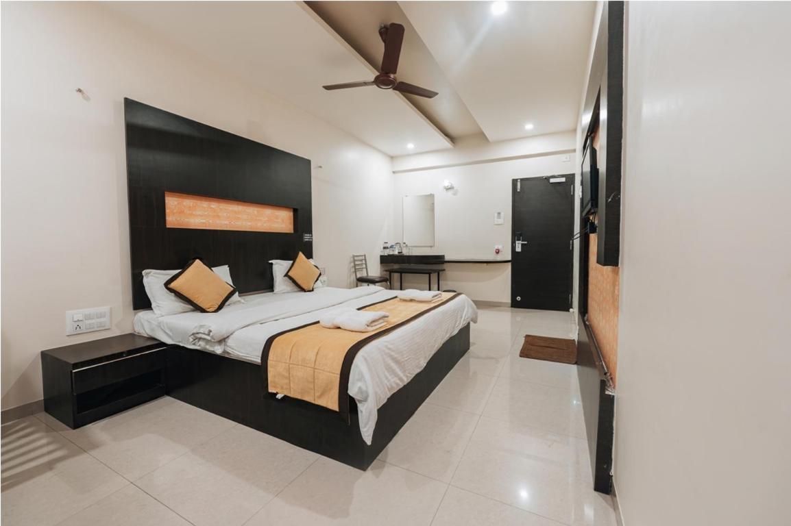 Hotel Krushna Inn Trimbak Esterno foto